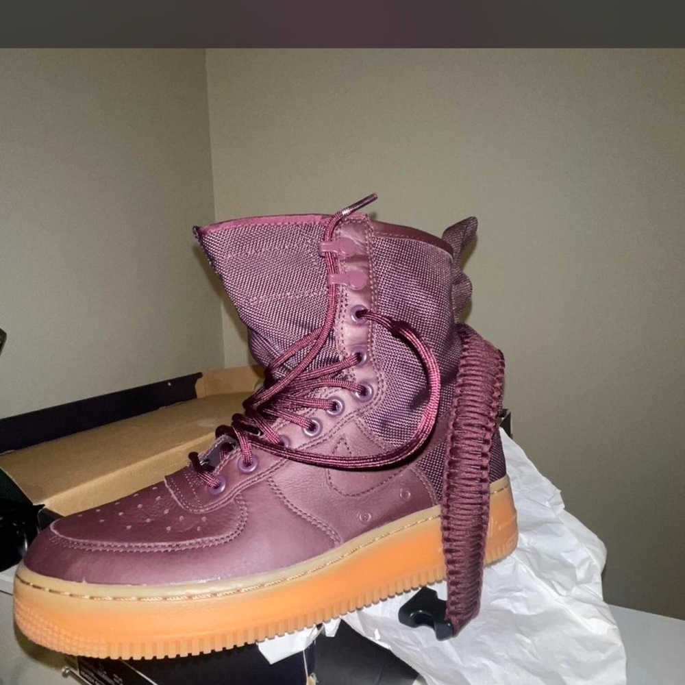 Nike High-Top Utility Sneaker Boot - Burgundy